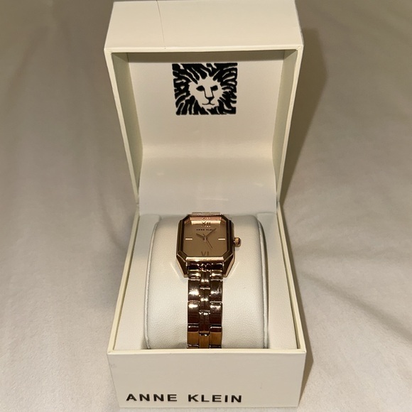 NWT Anne Klein Women’s Bracelet Watch in Rose Gold OS - Picture 5 of 13